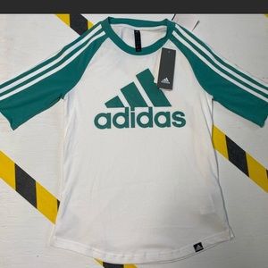 NWT— XS adidas quarter sleeve shirt 🧩